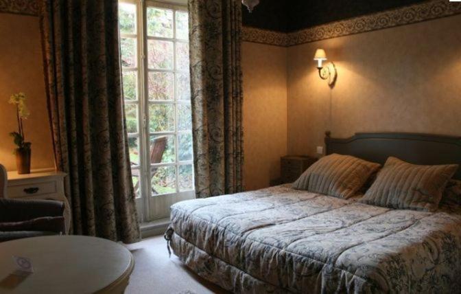 Hôtel Beatus Cambrai Quarto foto